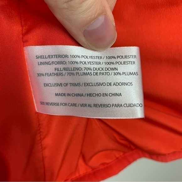 Woolrich Down Quilted Duck Puffer Vest
Red Full Zip Women's Size M with Pockets - Picture 10 of 10